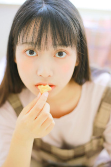 八佰国语正片